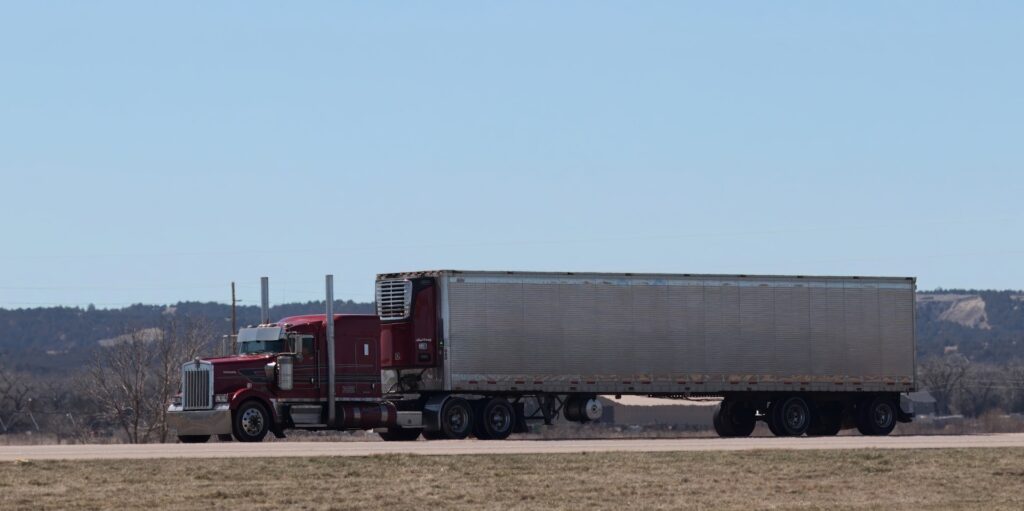 Why You Need an 18 Wheeler Accident Lawyer in Phoenix?